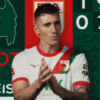 Weiter Cedric Zesiger GIF by FC Augsburg 1907