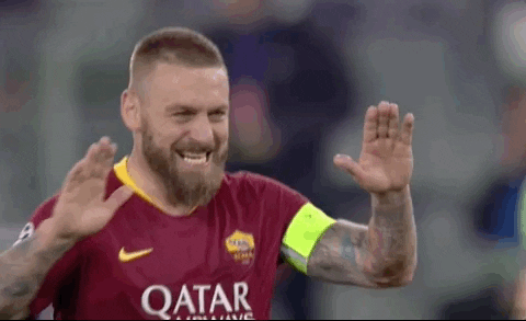 de rossi smile GIF by AS Roma