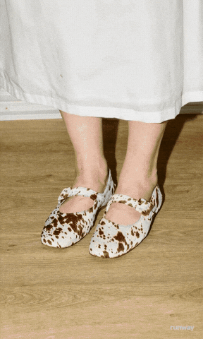 terhipolkkishoes giphyupload GIF