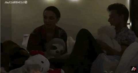awesomenesstv giphyupload twinmyheart twins veronicamerrell vanessamerrell merrelltwins lol wait look what GIF
