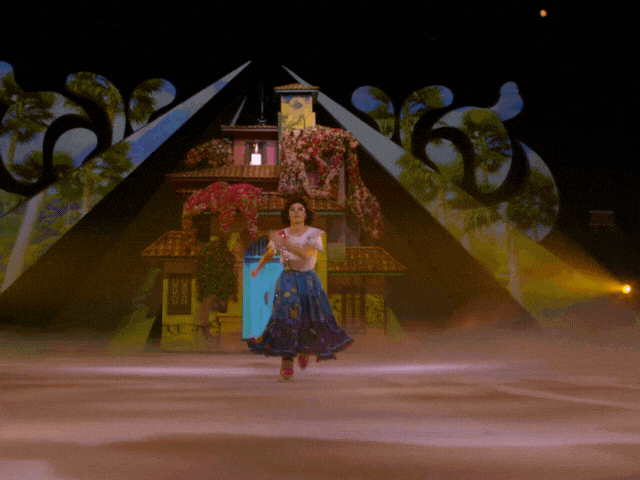 Feld Entertainment Family GIF by Disney On Ice