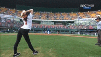 shin soo-ji baseball GIF
