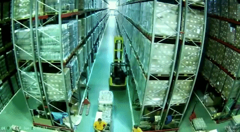 tdnsebastian giphygifmaker accidente almacen montacargas GIF