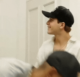 Alejandroaramburu GIF