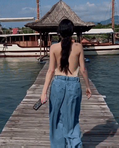 onlineidol nana menjangan island GIF