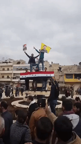 Pro-Regime Forces Arrive to Afrin City Amid Agreement With Kurds