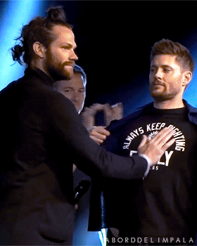 aborddelimpala giphyupload hug jensen ackles jared padalecki GIF