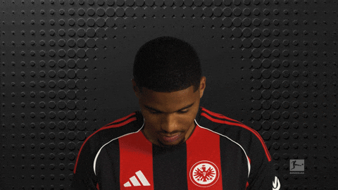Look Up Eintracht Frankfurt GIF by Bundesliga