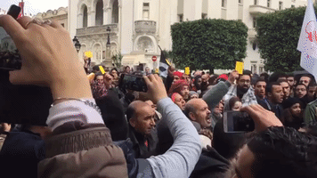 Protesters Scuffle With Police Near Government Building in Tunis