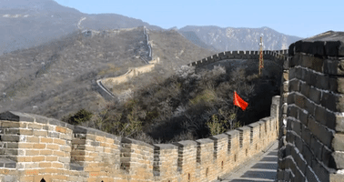 Vlogger Performs Daring Toboggan Run on Great Wall of China