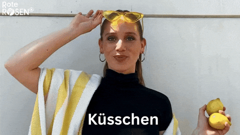 Kiss Kiss Girl GIF by Studio Hamburg Serienwerft GmbH
