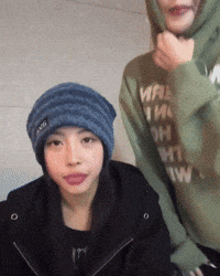 Girls Xin GIF