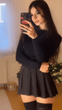Leyah_chan smile girl beauty twitch GIF