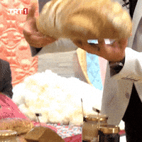Hungry Share GIF by TRT