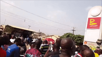 Nigerian Voters Complain of Delays, Confusion in Lugbe