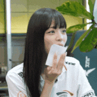 CuteMorrow league of legends chaeyoung fromis9 놀람 GIF