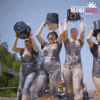 MuddyAngelRun bucket mudrun eimer schlamm GIF