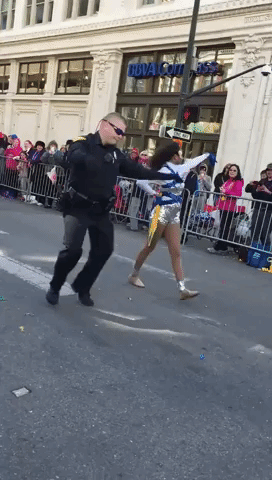 Dancing Cop Gets Down During Mardis Gras Parade