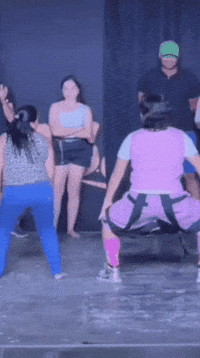 Rebolando GIF