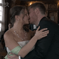 Kiss The Bride Love GIF by Bayerischer Rundfunk