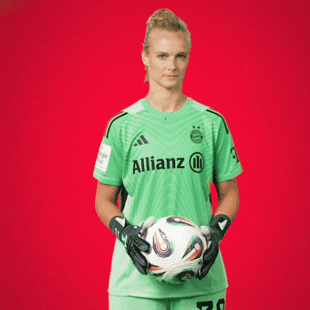 Football Soccer GIF by FC Bayern Women