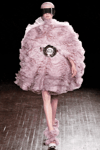 pulsating alexander mcqueen GIF by fashgif