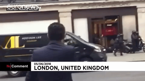 Fleeing London GIF by euronews