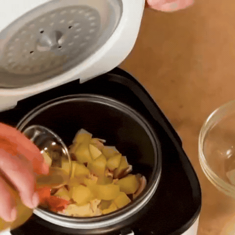 Pouring the broth | Rice Robot