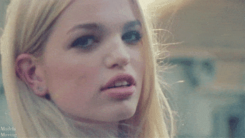 daphne groeneveld model GIF