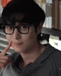Senyum GIF