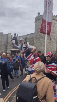 Crowds Toast Arrival of Royal Baby Outside Windsor Castle