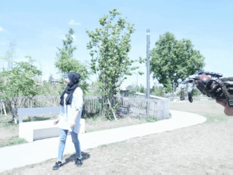 Cyber-base giphygifmaker 2021 lattaque des araignés GIF