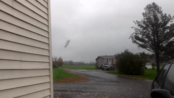 Escaped Military Blimp Lands in Pennsylvania