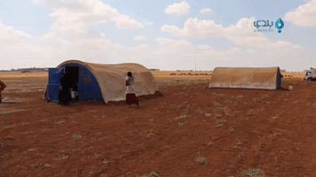Civilians Decamp to Areas Near Turkish Checkpoints in Idlib Hoping for Safety