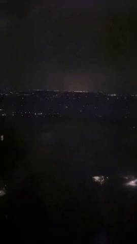 Spectacular Lightning Seen From Plane Landing in Kentucky