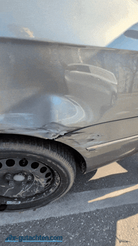 Crash GIF by ihr-gutachten.com