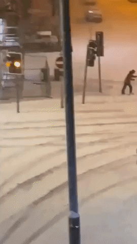 'It's Not the Alps!': Skier Braves Snow in Glasgow