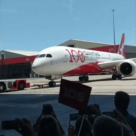 Crowd Cheers After Longest Commercial Flight Arrives in Sydney From London