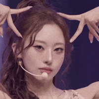 Billlie GIF