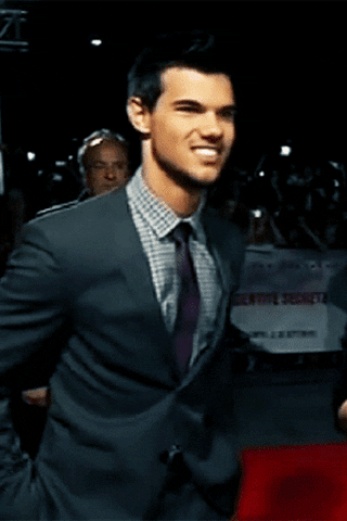taylor lautner GIF