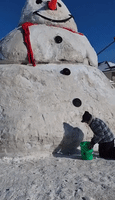 Gigantic Snowman Is Star Attraction in Minnesota