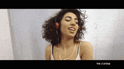 rocka rocka sarilir ay geceye GIF