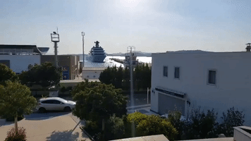 Young Ukrainian Protesters Try to Block Abramovich Yacht Docking in Turkey