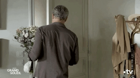 Flowers GIF by Un si grand soleil