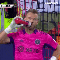 Sport Drinking GIF by ElevenSportsBE
