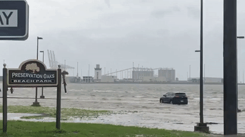 Flooding Reported in Gulfport, Mississippi, as Hurricane Ida Nears