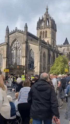 Crowds Gather in Edinburgh Ahead of Queen's Lying in Rest