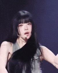 Billlie GIF