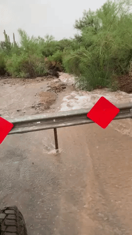 Heavy Rain Causes Flash Floods in South Central Arizona