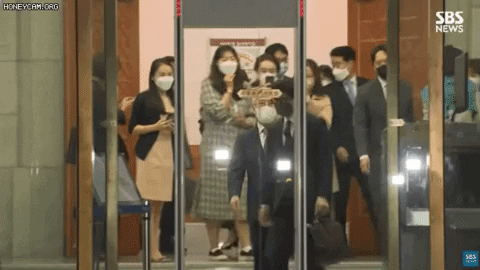 dceef0e61e054071932f1a0fa2a63dfd giphyupload GIF